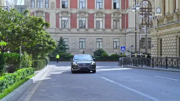 Prezident İlham Əliyev İranın ölkəmizdəki səfirliyində olub, başsağlığı verib