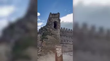 В Испании рухнула популярная у туристов башня средневекового замка