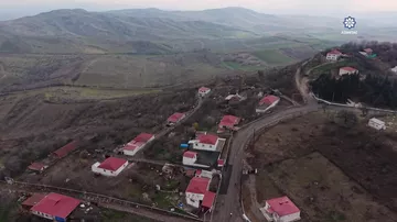 Prezident Xocavəndin Xanoba kəndində fərdi evlərin bərpası sahəsində görülən işlərlə tanış olub - 1