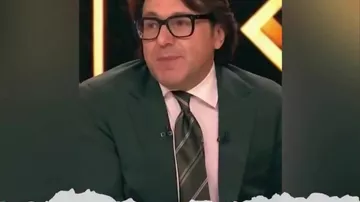 Burak Özçivit Malaxovun verilişində: Sevinclərindən "uçdular"