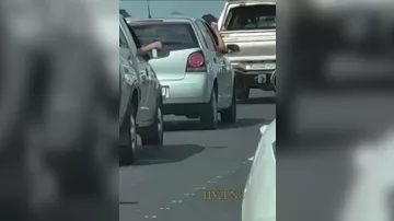 «Камень, ножницы, бумага» в пробке в ЮАР