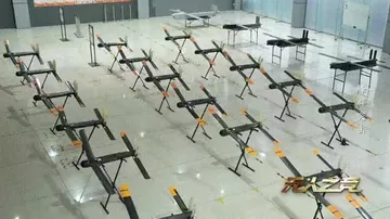 Китай испытал управляемый рой дронов - 1