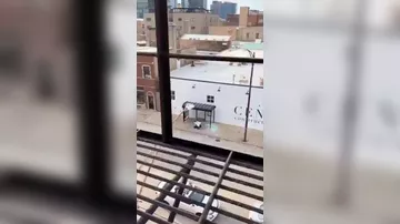 Робот-доставщик в США врезался в автобусную остановку