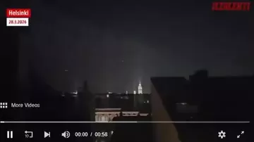 В небе над Финляндией заметили десятки шаров света