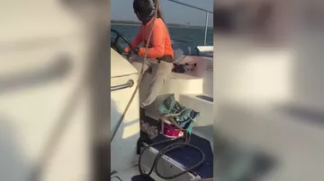 В Гоа на катере оборвался трос парасейлинга с туристом