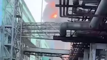 Мощный взрыв на нефтезаводе в России: десятки пострадали - 3