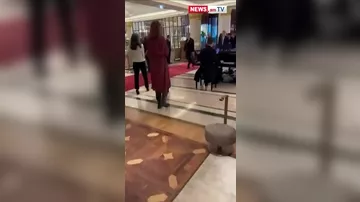 Российские армяне сожгли портрет Пашиняна в центре Москвы