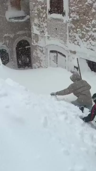 В центральных провинциях Италии в эти дни выпал снег