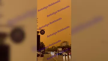 Анталья окрасилась в оранжевый цвет из-за песчаной бури