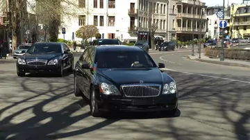 Prezident İlham Əliyev və Birinci xanım Mehriban Əliyeva Tbilisidə Ümummilli Lider Heydər Əliyevin abidəsini ziyarət ediblər (06.04.2026)