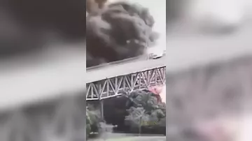 Огненный шар поднялся над мостом через Панамский канал