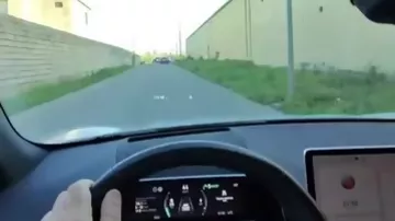 Hövsanda yol problemi: Jurnalist 1,5 km-lik ərazidə 25-dək çuxur aşkar edib