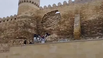 İçərişəhərin qala divarında aşınma baş verən ərazidən son görüntülər