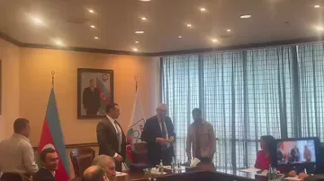 Олимпийцам Азербайджана вручили новые медали вместо поврежденных