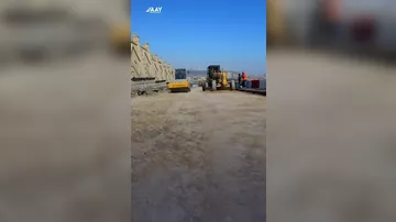 İntensiv yağıntıların fəsadlar yaratdığı Bibiheybət yolunda bərpa işlərinə başlanılıb.