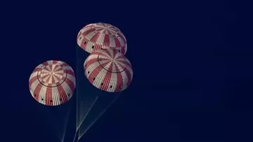 Корабль Orion миссии Artemis II с астронавтами вернулся на Землю