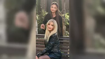 Məleykə Əsədova qızı ilə obyektiv qarşısına keçdi