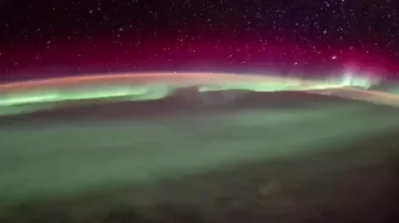 Северное сияние сняли из космоса