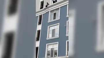 Nərimanovda intihar etmək istəyən gənci polislər fikrindən döndərib xilas etdi