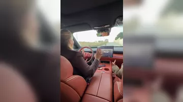 Abşeronda qadın sürücü azyaşlının həyatını təhlükəyə atdı