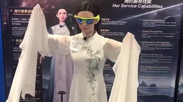 В Гонконге показали более 100 роботов на выставке