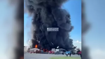 Ərbildə neft emalı zavodu yanır