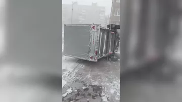 Снежный шторм обрушился на российский город