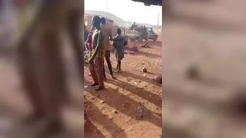 Армия Мали заявила о нападении боевиков на военные базы по всей стране - 3