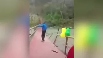 В Колумбии рухнул новый мост прямо во время открытия