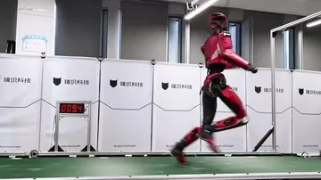 Китайский робот Bolt разогнался до 11 м/с