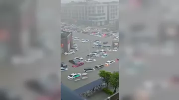 Дожди затопили город в Китае