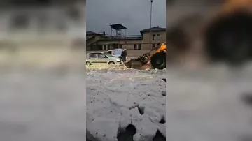 Сильные штормы в Турции: улицы покрыты градом