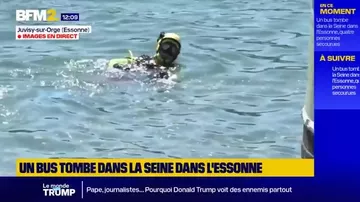Автобус с пассажирами упал в реку Сена - 2