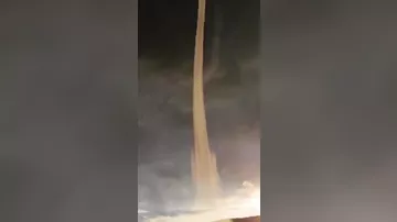 Редкий водяной смерч сняли на реке Кама