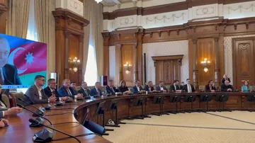 Rumıniya Senatında Ümummilli Lider Heydər Əliyevin anadan olmasının 103-cü i̇ldönümünə həsr olunmuş tədbi̇r keçi̇ri̇li̇b