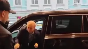 Vladimir Putin keçmiş sinif rəhbəri Vera Qureviçi Moskvaya bir neçə günlük səfərə dəvət edib