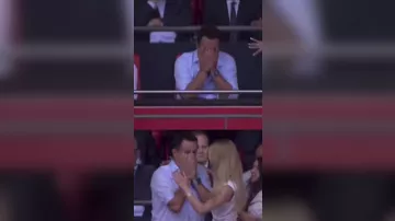 Komandası tarixi uğur qazandı, sevincindən ağladı