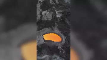 У вулкана во Франции обнаружили лавовый туннель
