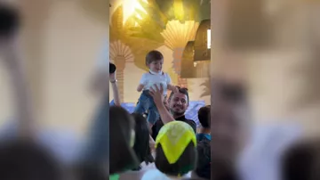 Röya bayramda onlarla bir araya gəldi
