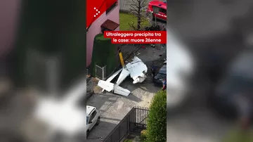 В Италии самолет врезался в фонарный столб
