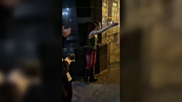 Sakinlər çəkiliş edən xanıma Etirazlarını bildirdilər 1