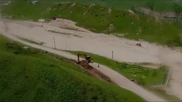 25 avtomobil yolunda sel suları nəticəsində zədələnmiş infrastrukturun bərpası aparılır