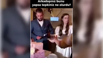 Bəy 1 yumruqla dostunu yerə sərdi