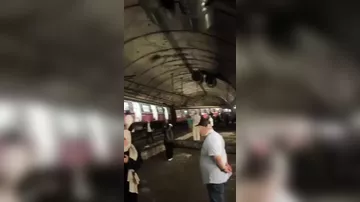 ЧП в стамбульском метро: состав сошел с рельсов