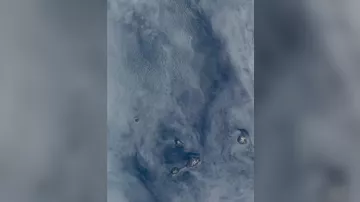 Вид с МКС на вулканы Курильских островов