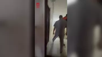 Bakıda 330 kiloqram çəkisi olan kişi evdən belə çıxarıldı