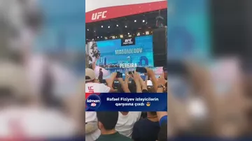 Рафаэля Физиева встретили овациями на открытой тренировке UFC в Баку