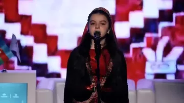 Füzulinin qəzəlini elə gözəl oxudu ki...