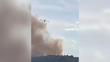 Серия лесных пожаров во Франции начала угрожать населенным пунктам-2