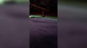 Полярное сияние показали с борта МКС